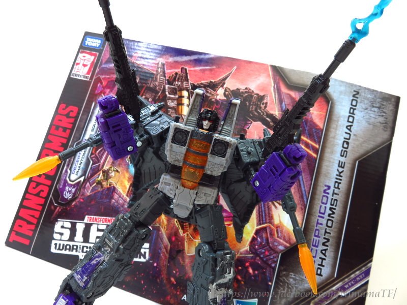 In Hand Photos Of Siege Skywarp Phantomstrike Squadron 38 (38 of 43)